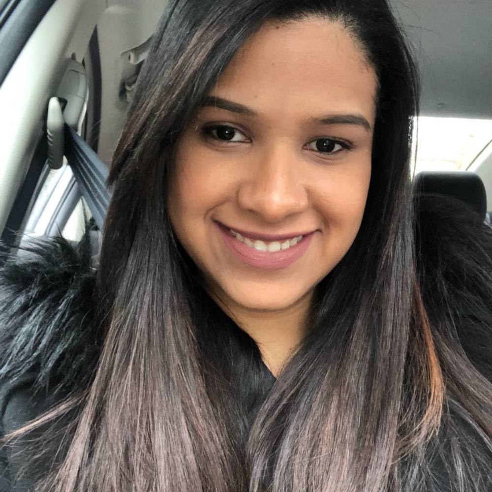 Meet your Posher, Maria camila